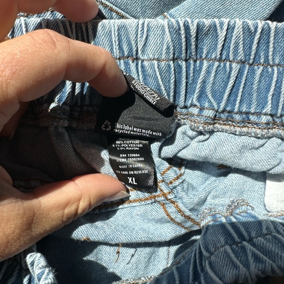 HOT TOPIC Studio Ghibli My Neighbor Totoro Elastic High-Waisted Denim Shorts - Picture 6 of 8